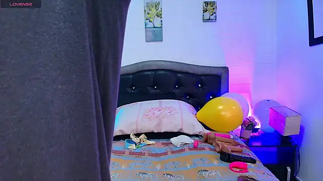 VickyBoobss online show from April 2026 12:35:01 PM