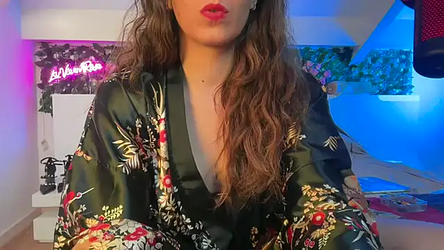 Snapshot of charlyroseblossom chatting on May 2026 12:35:01 PM charlyroseblossom online show from May 2026 12:35:01 PM