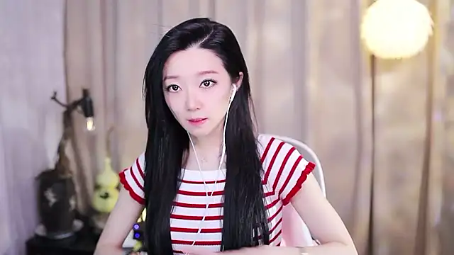 Snapshot of Zoe-99 chatting on January 2026 01:15:01 PM Zoe-99 online show from January 2026 01:15:01 PM