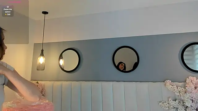 chelsea bolton  online show from March 2026 02:55:01 PM