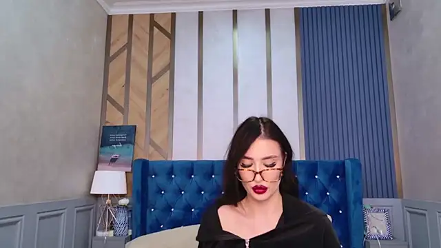 EmmaLawrens online show from February 2025 12:43:01 PM