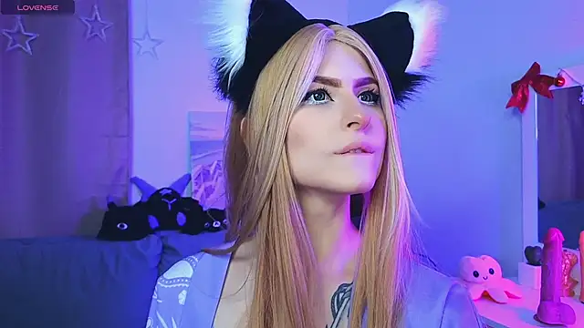 Emily  Mooree online show from February 2025 04:14:02 AM