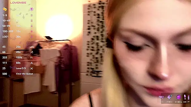 Emily  Mooree online show from October 2025 08:13:01 AM