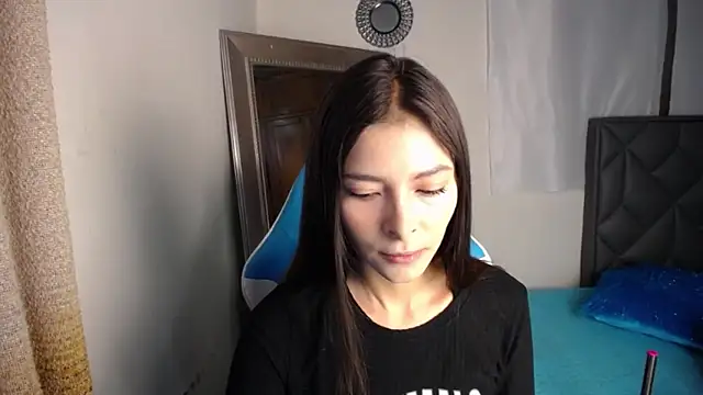 Aleska Miami online show from October 2025 02:39:01 PM