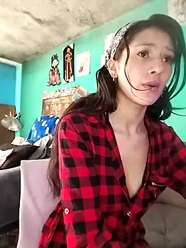 Snapshot of Cleo_Hott chatting on November 2025 01:10:02 PM Cleo Hott online show from November 2025 01:10:02 PM