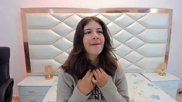 MiaQueen021 online show from January 2025 12:13:01 PM