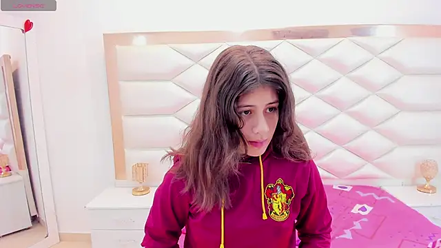 MiaQueen021 online show from March 2025 12:30:02 PM