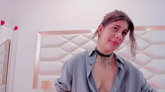 MiaQueen021 online show from March 2025 06:37:02 PM