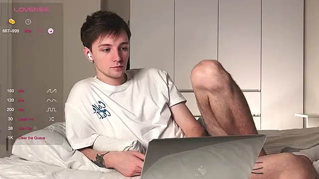 Calvin Polanski online show from December 2025 05:24:02 AM