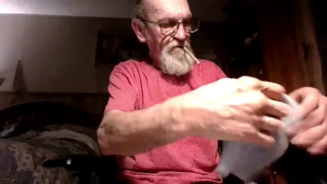 Snapshot of Aldick68 chatting on February 2025 06:23:02 PM Aldick68 online show from February 2025 06:23:02 PM