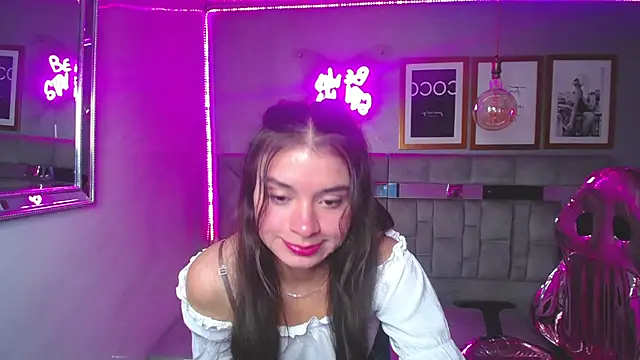 Snapshot of Sarita_v_ chatting on January 2025 01:00:01 PM Sarita v online show from January 2025 01:00:01 PM