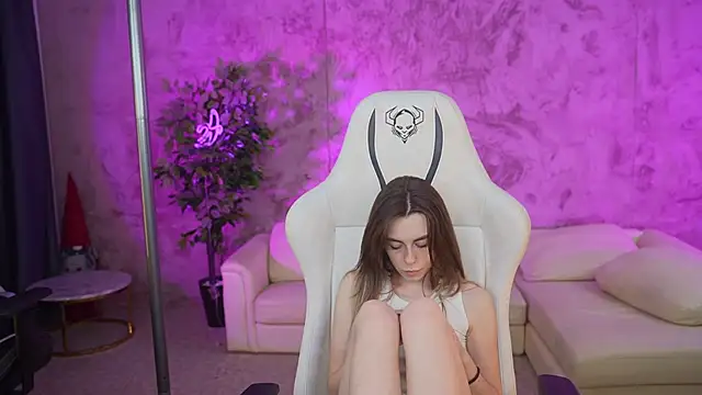 Snapshot of Lika_Secret_ chatting on January 2025 10:46:02 PM Lika Secret  online show from January 2025 10:46:02 PM