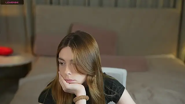 Snapshot of Lika_Secret_ chatting on September 2025 09:18:01 PM Lika Secret  online show from September 2025 09:18:01 PM