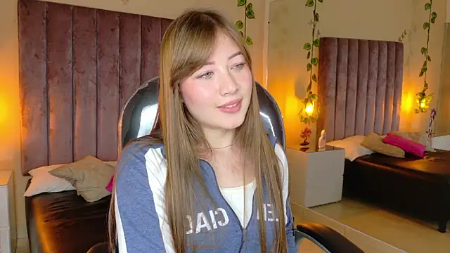 Snapshot of Dahlia_Rousse chatting on February 2026 07:35:01 AM Dahlia Rousse online show from February 2026 07:35:01 AM