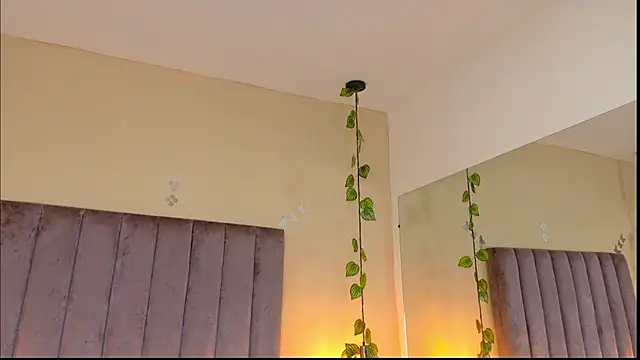 Dahlia Rousse online show from March 2026 08:47:02 AM