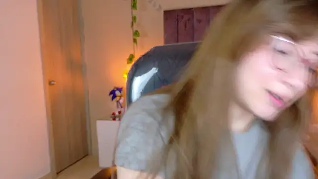 Snapshot of Dahlia_Rousse chatting on June 2026 07:03:01 AM Dahlia Rousse online show from June 2026 07:03:01 AM