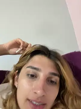 Snapshot of Queensara_ chatting on February 2025 01:20:01 AM Queensara  online show from February 2025 01:20:01 AM