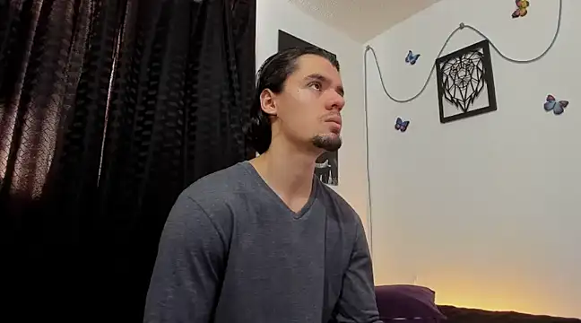 Snapshot of maxi_styles chatting on January 2025 05:03:01 PM maxi styles online show from January 2025 05:03:01 PM