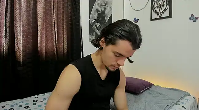 Snapshot of maxi_styles chatting on March 2025 06:18:01 PM maxi styles online show from March 2025 06:18:01 PM