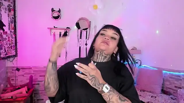 amyswallow7 online show from February 2026 01:35:02 AM