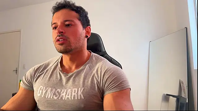 Snapshot of Lucasfit24 chatting on June 2026 03:03:01 PM Lucasfit24 online show from June 2026 03:03:01 PM