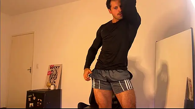 Snapshot of Lucasfit24 chatting on June 2026 01:05:02 AM Lucasfit24 online show from June 2026 01:05:02 AM