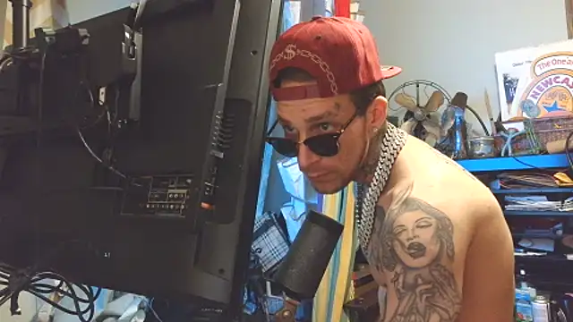 Snapshot of Aru916 chatting on November 2025 09:08:01 PM Aru916 online show from November 2025 09:08:01 PM