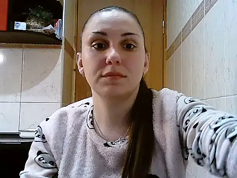 Yuliia30 online show from April 2026 07:58:01 PM