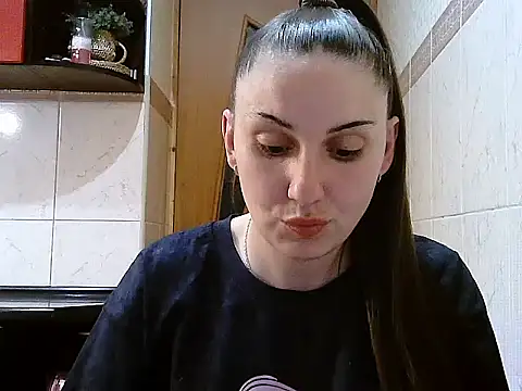 Snapshot of Yuliia30 chatting on May 2026 04:12:01 PM Yuliia30 online show from May 2026 04:12:01 PM