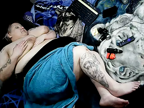 Snapshot of BBC_Dominates_BBW chatting on January 2025 02:59:01 AM BBC Dominates BBW online show from January 2025 02:59:01 AM