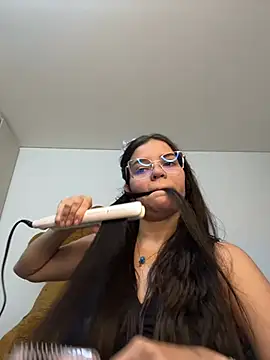 Anddyy   online show from February 2026 06:04:01 PM