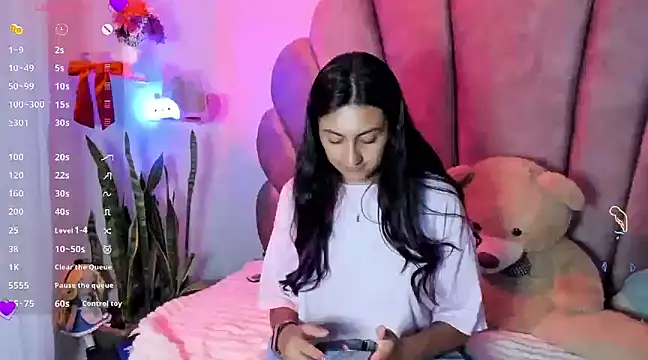 sweetfoxy 17 online show from February 2025 02:17:01 AM