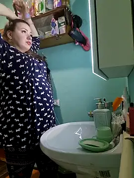 Jyleta online show from December 2025 10:15:01 PM