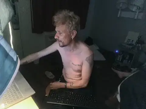 Snapshot of AQuickPhyx chatting on February 2025 01:30:01 PM AQuickPhyx online show from February 2025 01:30:01 PM