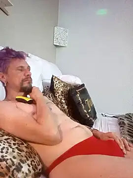 Snapshot of AQuickPhyx chatting on March 2025 03:45:01 AM AQuickPhyx online show from March 2025 03:45:01 AM