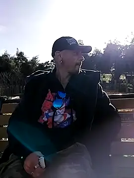 Snapshot of AQuickPhyx chatting on March 2025 04:12:02 PM AQuickPhyx online show from March 2025 04:12:02 PM