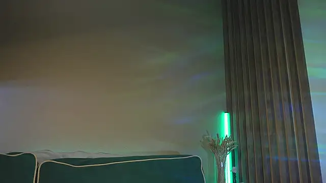 Snapshot of milasmiu chatting on February 2025 09:11:02 PM milasmiu online show from February 2025 09:11:02 PM