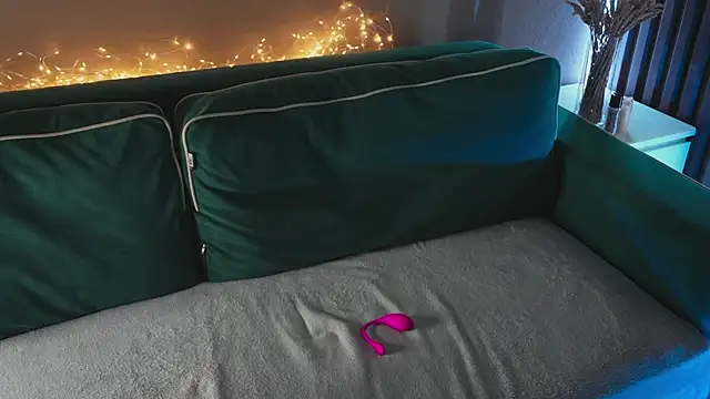 Snapshot of milasmiu chatting on February 2025 07:09:01 PM milasmiu online show from February 2025 07:09:01 PM