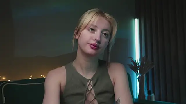 Snapshot of milasmiu chatting on February 2025 10:14:01 PM milasmiu online show from February 2025 10:14:01 PM