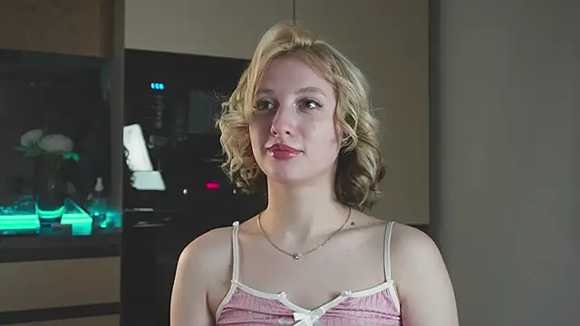 Snapshot of milasmiu chatting on March 2025 11:11:02 PM milasmiu online show from March 2025 11:11:02 PM