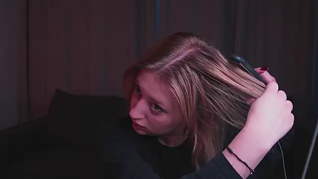 Snapshot of milasmiu chatting on November 2025 04:03:02 AM milasmiu online show from November 2025 04:03:02 AM