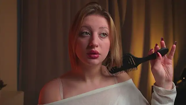 Snapshot of milasmiu chatting on November 2025 04:04:01 AM milasmiu online show from November 2025 04:04:01 AM