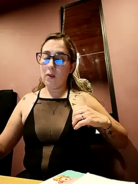 CHARLOTTE 1711 online show from April 2026 12:43:02 AM