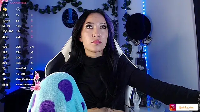 victoria ricci a online show from November 2025 04:40:01 AM