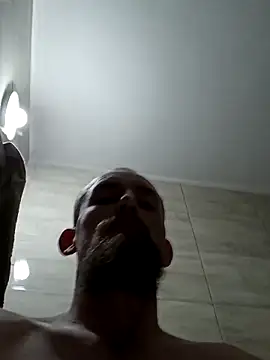 larzik94 online show from February 2026 04:48:01 PM