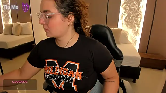 lilly ass  online show from April 2026 12:46:02 PM