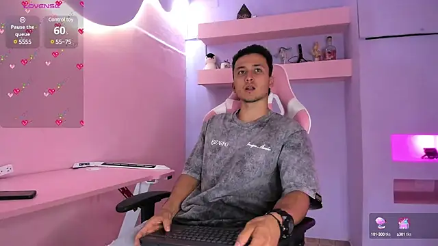 Snapshot of BrandonColee chatting on January 2025 12:21:01 PM BrandonColee online show from January 2025 12:21:01 PM