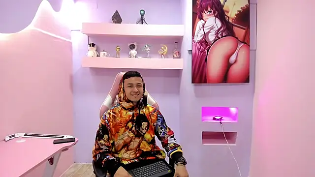 Snapshot of BrandonColee chatting on January 2025 12:10:01 PM BrandonColee online show from January 2025 12:10:01 PM