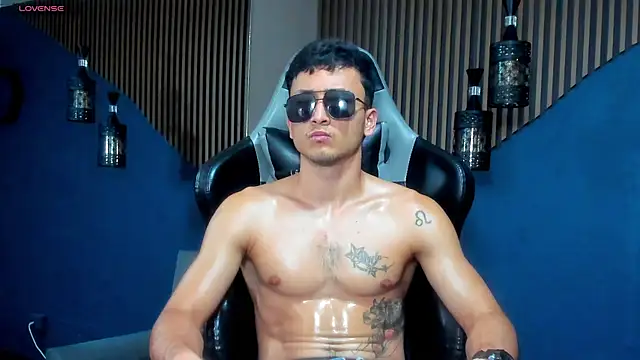 Snapshot of BrandonColee chatting on January 2025 04:03:01 PM BrandonColee online show from January 2025 04:03:01 PM