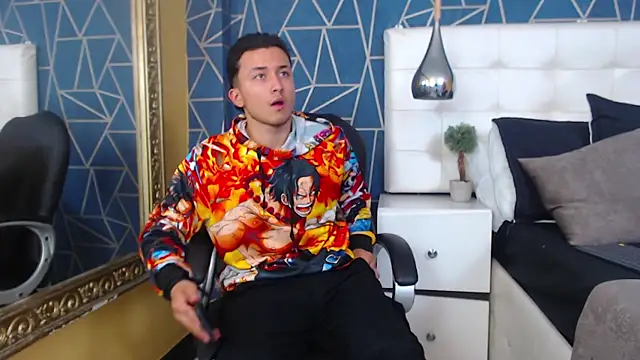 Snapshot of BrandonColee chatting on January 2025 12:22:02 PM BrandonColee online show from January 2025 12:22:02 PM